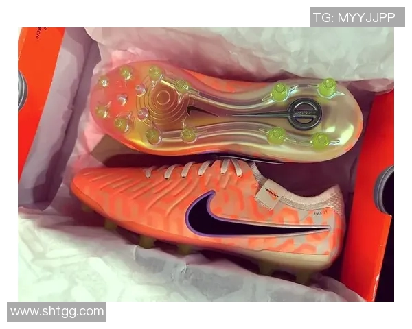 穿碎钉足球鞋的传奇球星们：他们如何在赛场上用速度与精准征服对手